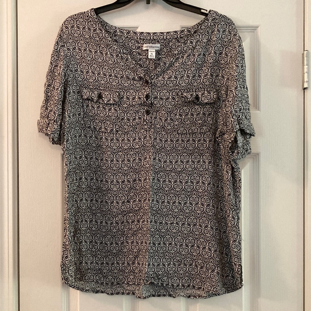 Croft & Barrow Black and White Blouse Classic Top